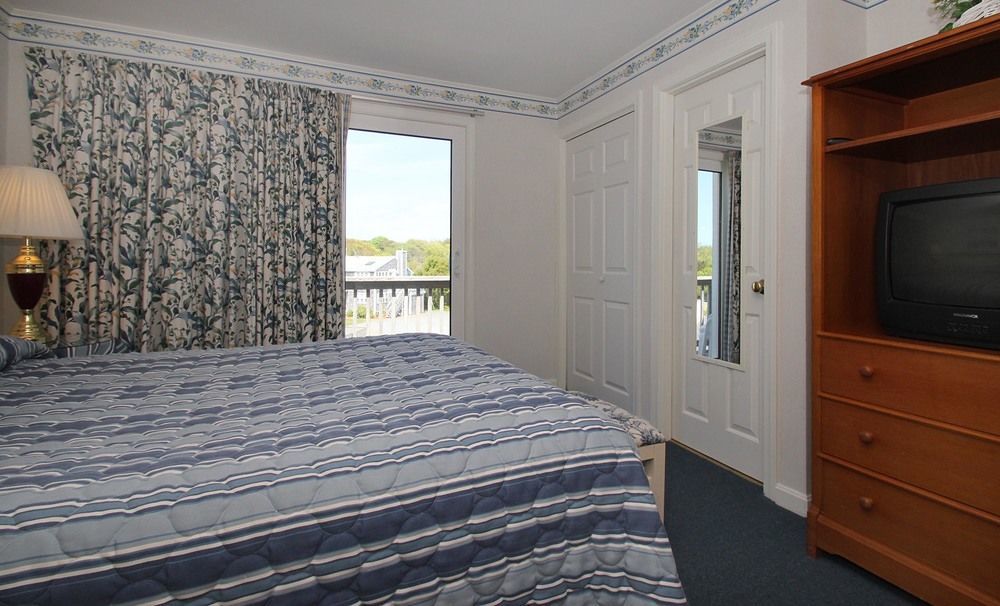 Colonial Acres Resort Уест Ярмут Екстериор снимка