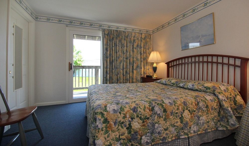 Colonial Acres Resort Уест Ярмут Екстериор снимка