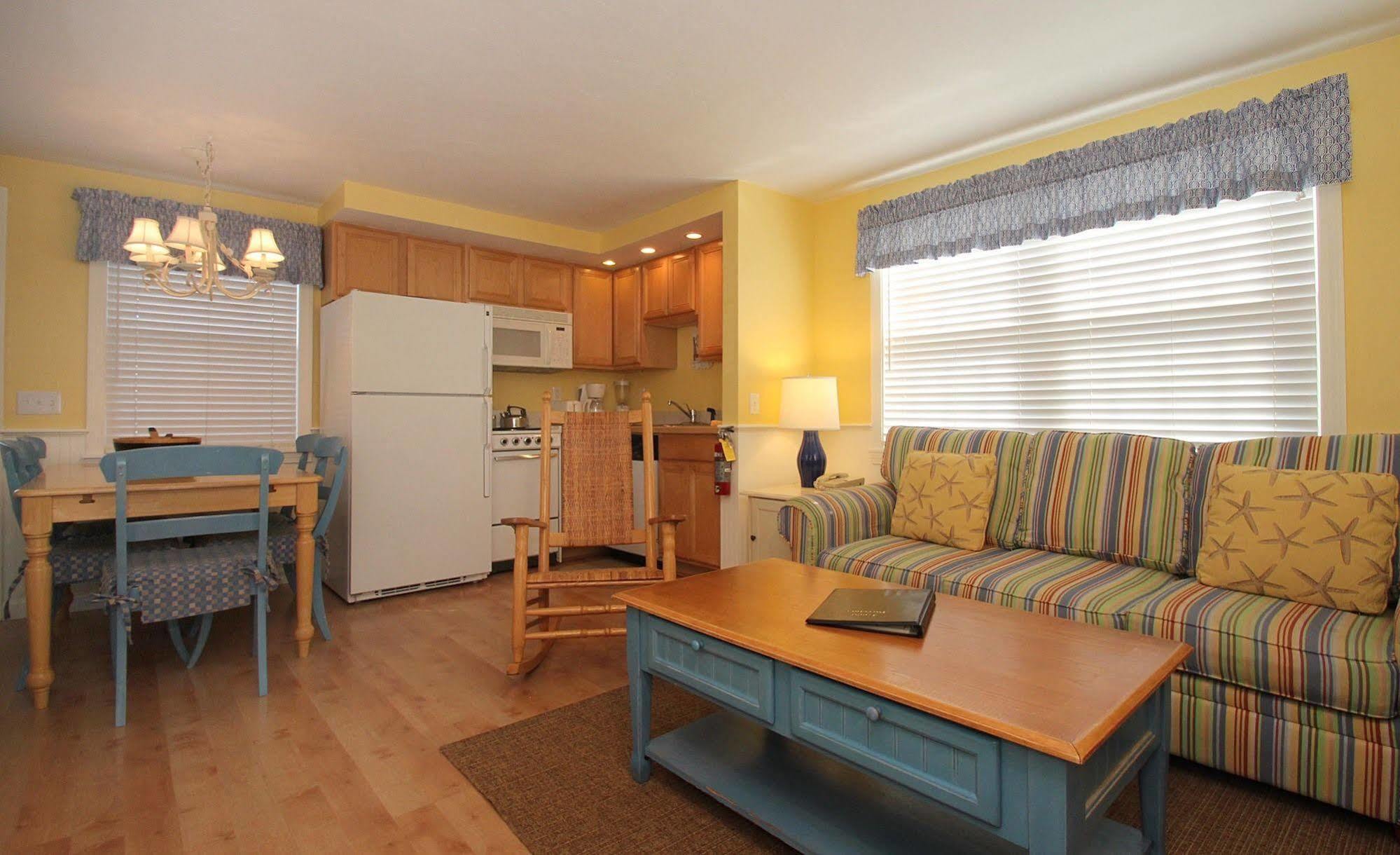 Colonial Acres Resort Уест Ярмут Екстериор снимка