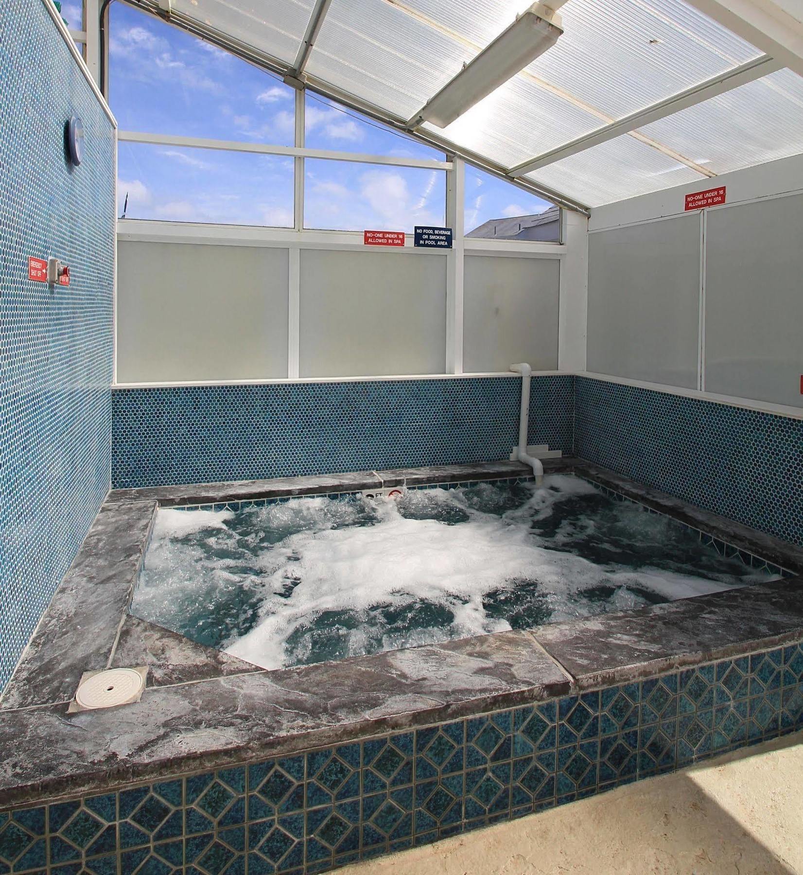 Colonial Acres Resort Уест Ярмут Екстериор снимка