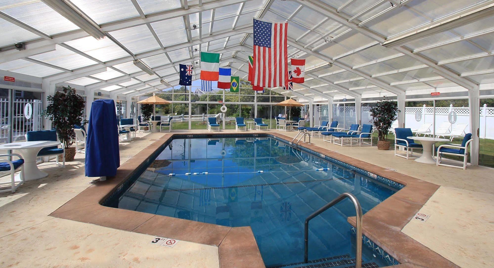 Colonial Acres Resort Уест Ярмут Екстериор снимка